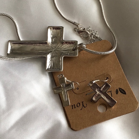 💥New Silver Filagree Cross Necklace Earring Set - Picture 5 of 9
